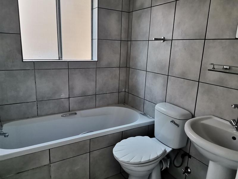 To Let 2 Bedroom Property for Rent in Paarl Western Cape